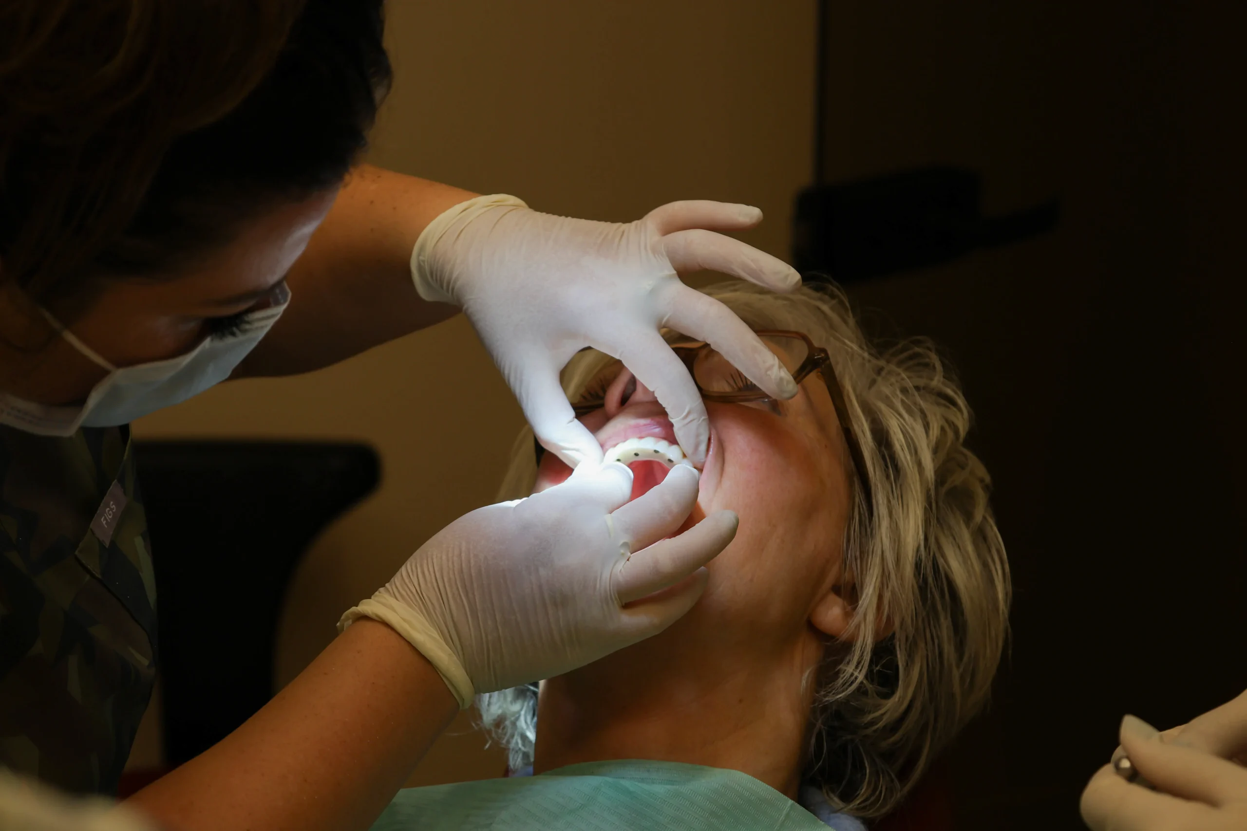 Impianti dentali Albania trattamento