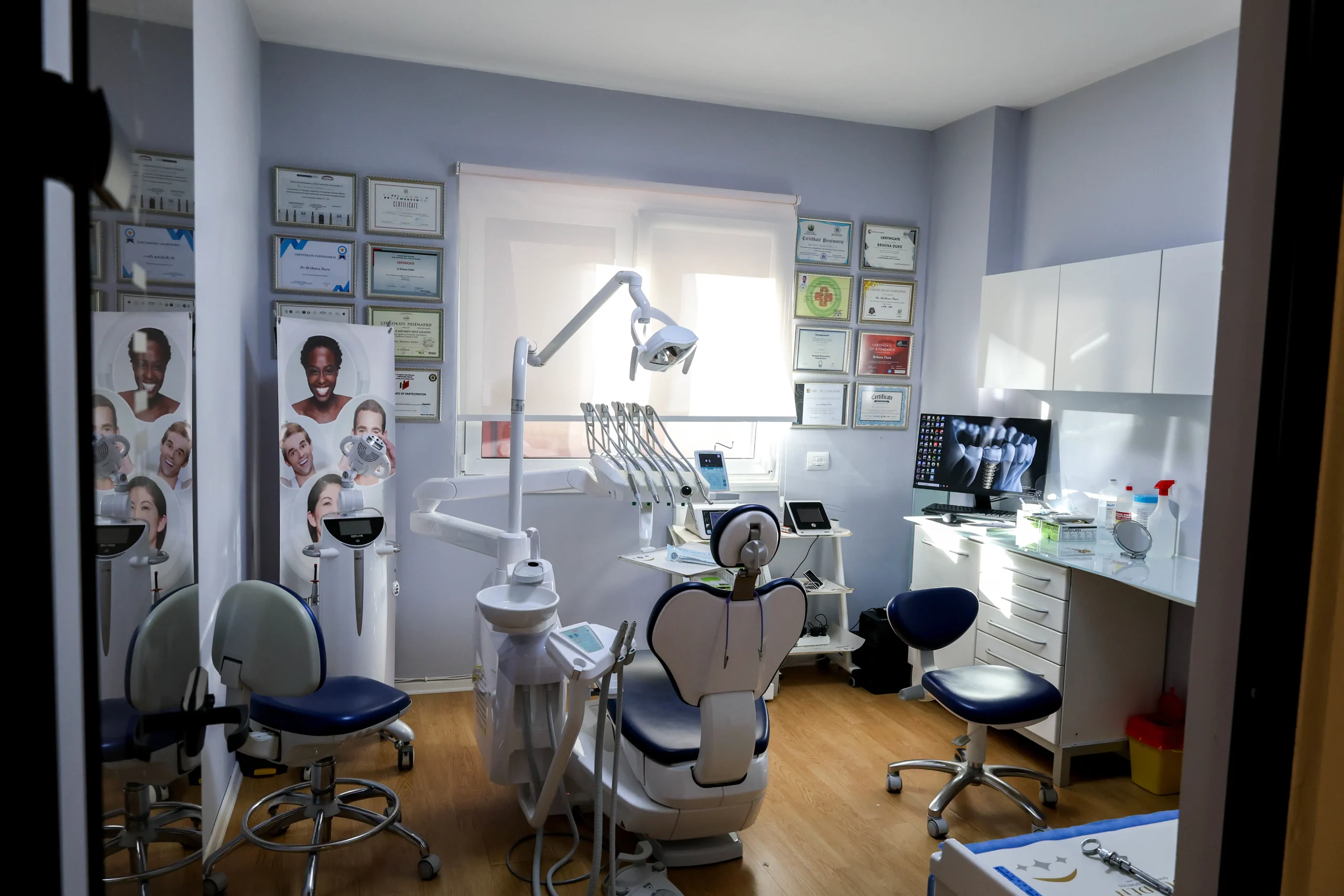 Ambiente professionale di una clinica dentale a Tirana